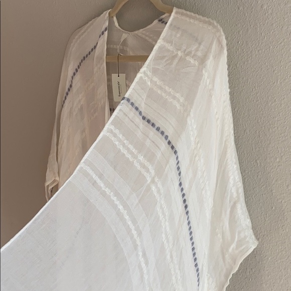 NWT Blue & White Bohemian Coverup Shawl - Francesca’s, S - Picture 3 of 8